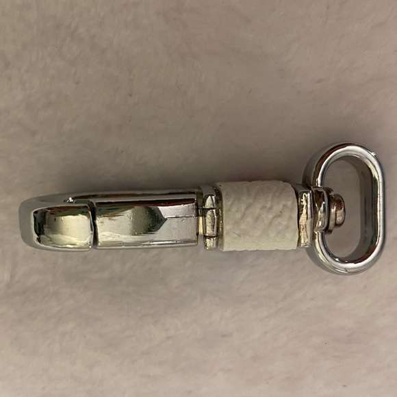 Luxury Key Clasp With Authentic Leather Piece - Picture 3 of 4